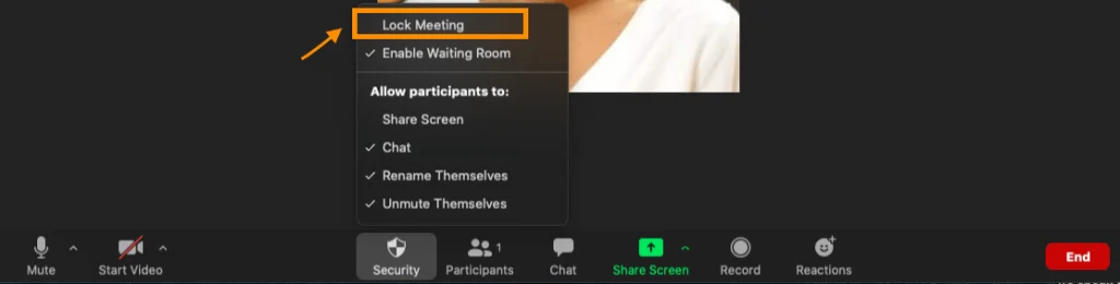 Explicación de cómo bloquear una reunión de videollamada en Zoom.